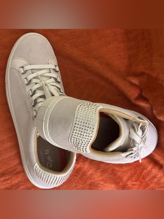 Skechers Shoes - Skechers Street Los Angeles, Rise Fit line, Women’s size 10, Off-White color.